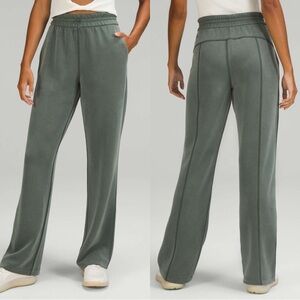 Lululemon Softstreme High-Rise Pant in Smoked Spruce Size 6